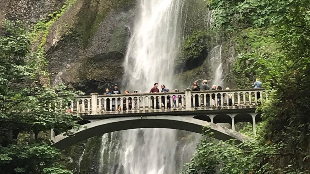 'One of Oregon’s favorite selfie sites' Benson Bridge reopens after Eagle Creek Fire KMTR