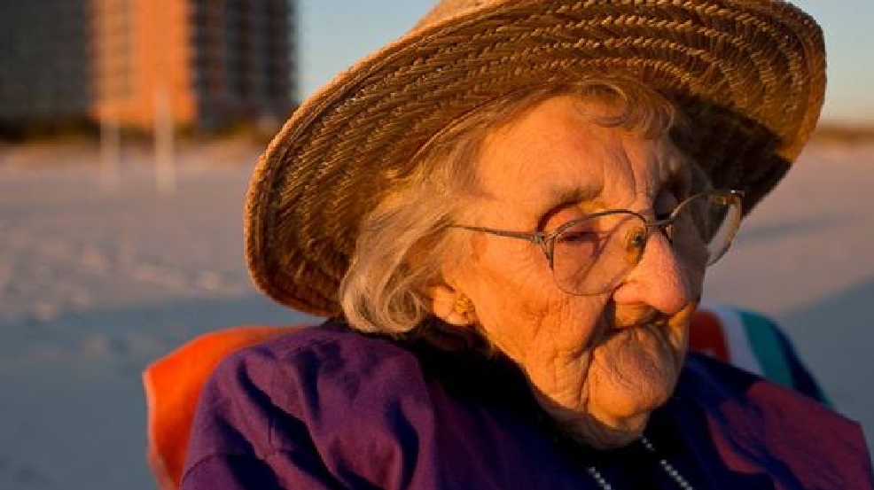 100 Year Old Woman Sees The Ocean For The 1st Time Wjla