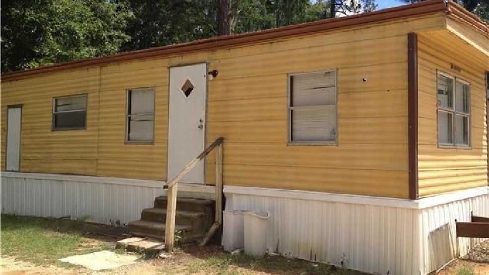 Home%20struck%20by%20bullet%20fire%206513.jpg