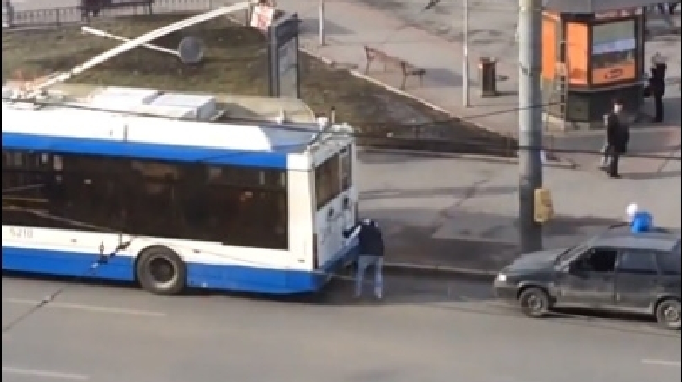 140125_bus_tow.jpg