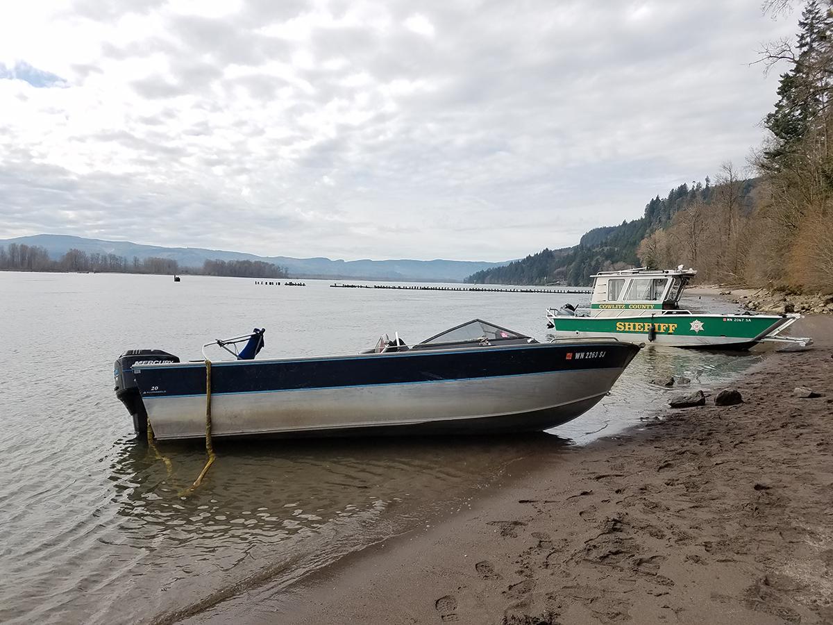 Crash capsizes fishing boat in Columbia River, two men rescued KVAL