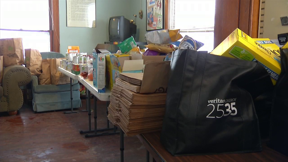 Pop Up Pantry Cr Working To Feed Students In Need On Snow Days Kgan