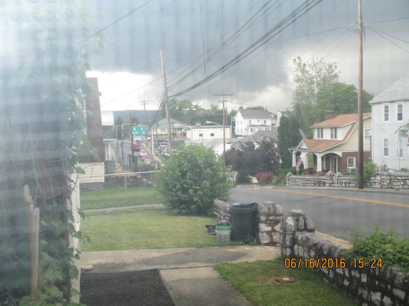 Severe weather hits the D.C. area; strong winds and heavy rain cause