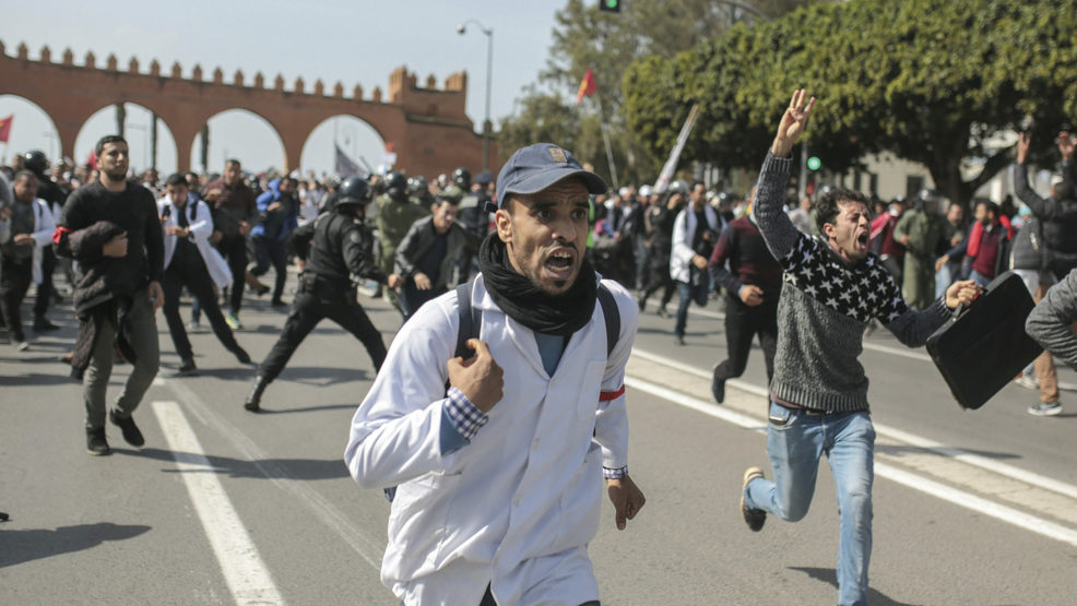 Moroccan police crackdown on protesting teachers